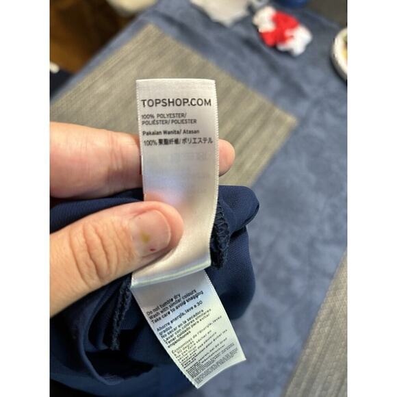 Topshop Tank Top Women's Sz 2 Navy Blue V-Neck Spaghetti Strap Relaxed Fit - Picture 3 of 7